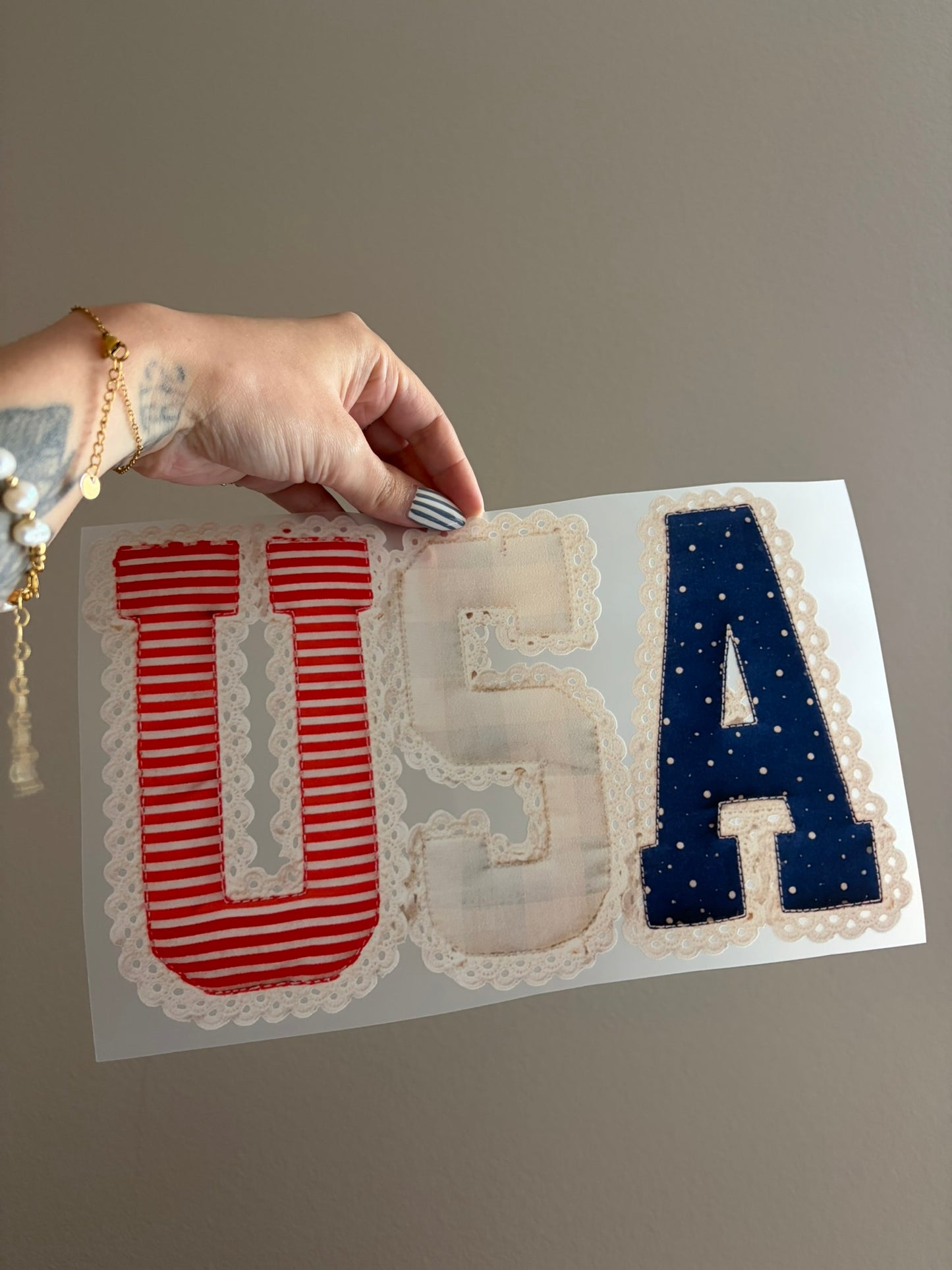 USA (lace outline)