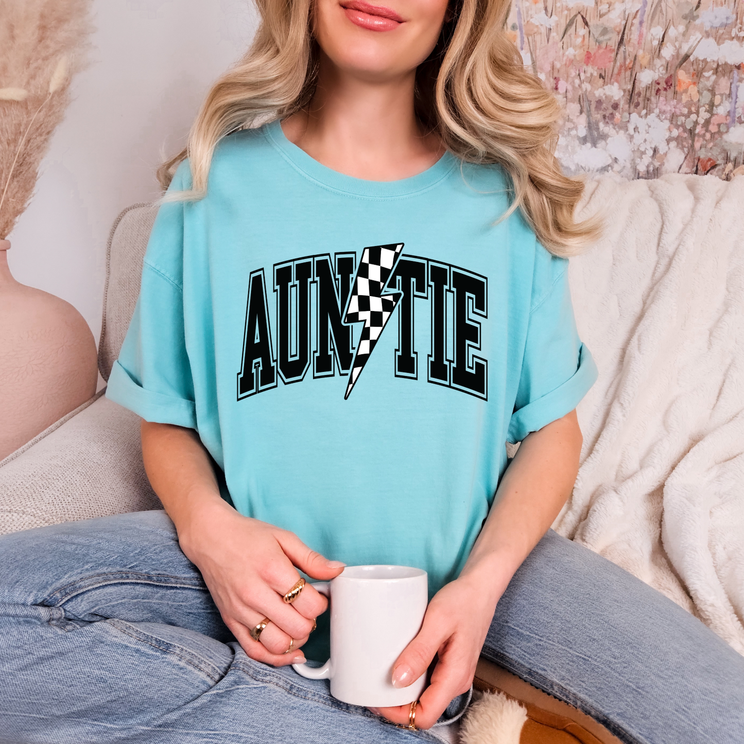 Auntie checkered bolt